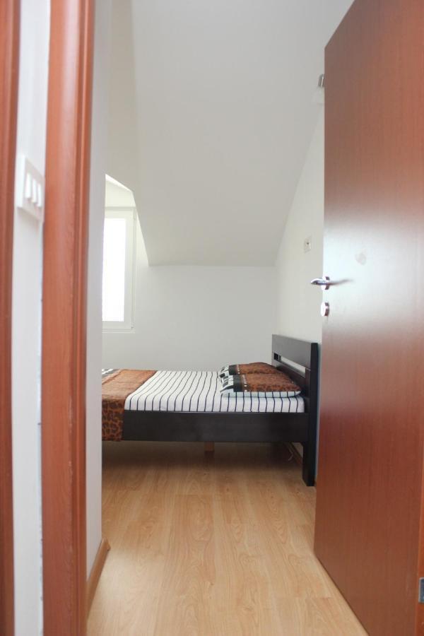 Apartamento Penthouse By The Sea Tivat Exterior foto