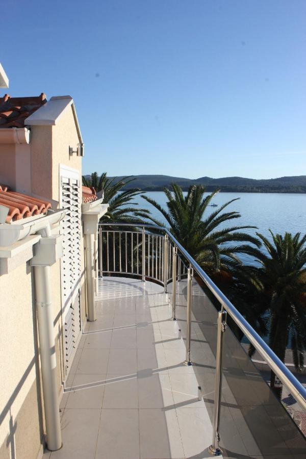 Apartamento Penthouse By The Sea Tivat Exterior foto