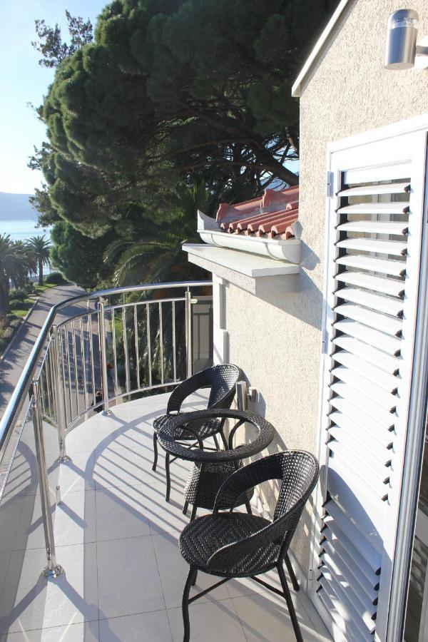 Apartamento Penthouse By The Sea Tivat Exterior foto
