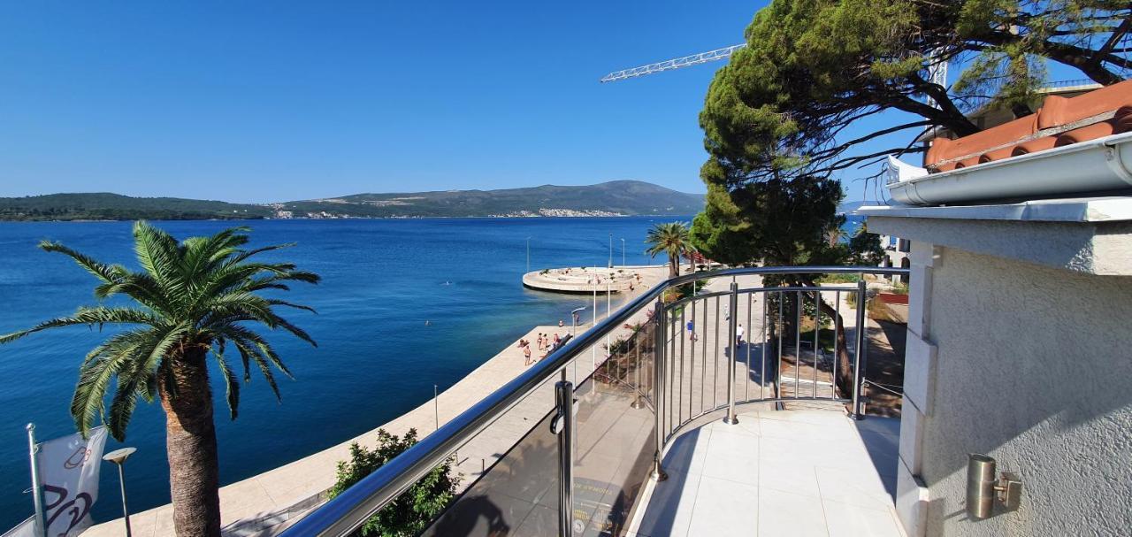 Apartamento Penthouse By The Sea Tivat Exterior foto