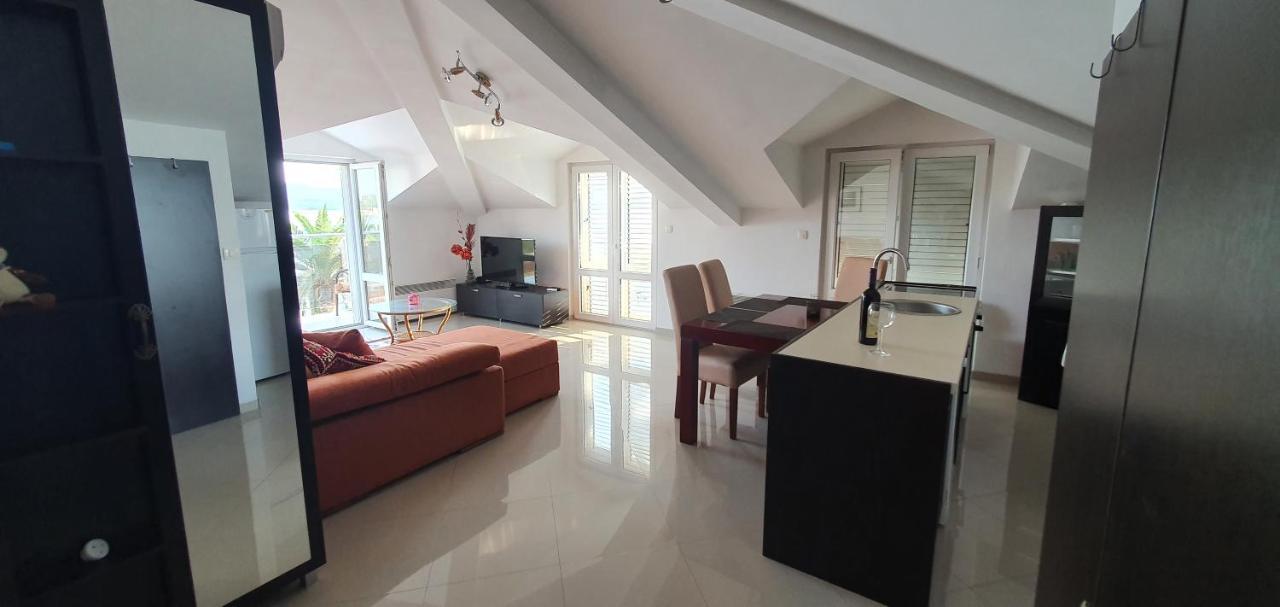 Apartamento Penthouse By The Sea Tivat Exterior foto