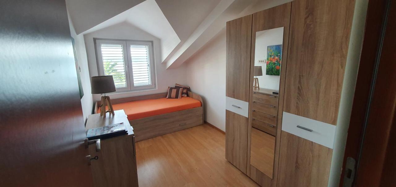 Apartamento Penthouse By The Sea Tivat Exterior foto